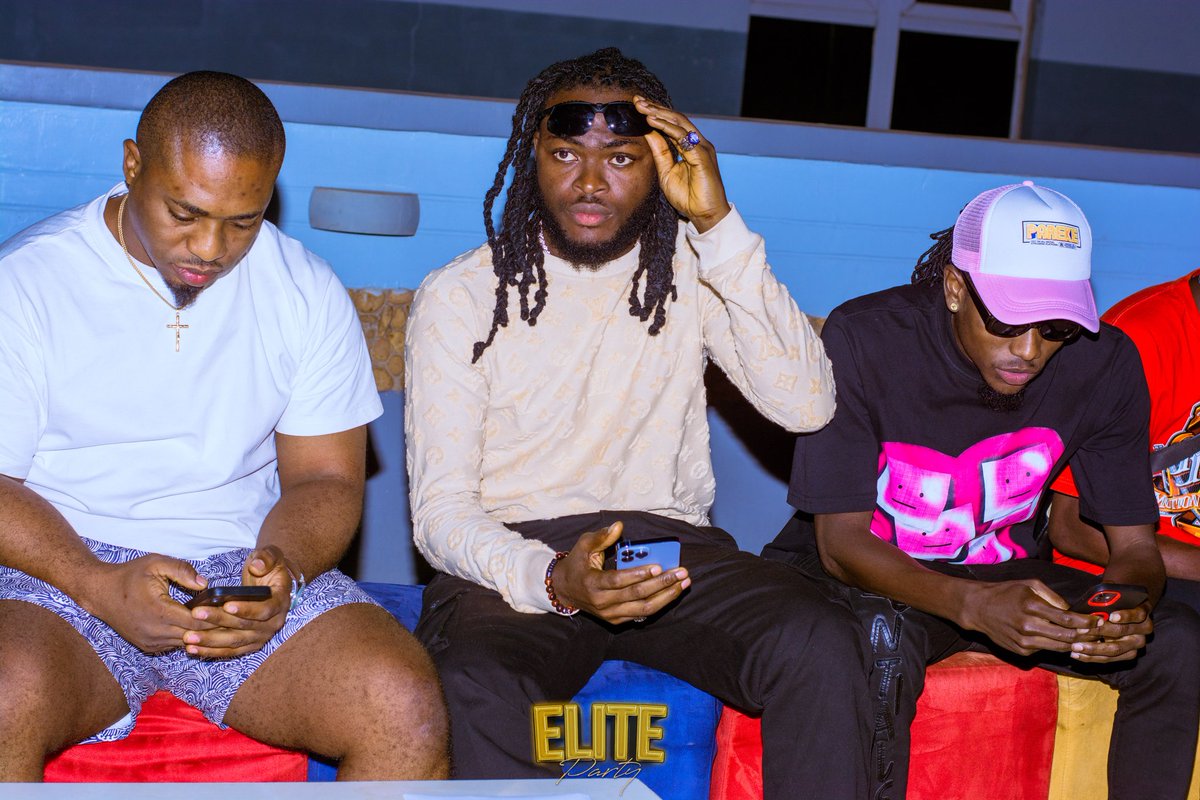 e_lens_shot_it's tweet photo. @ijobacrystal @BellaShmurda @Omah_Lay @taiwosonde @BidemiOlaoba @lagosbwoyng @vict0ny @tobyshang @narlti ELITE PARTY, 2022 https://t.co/jvgteIsEb8
