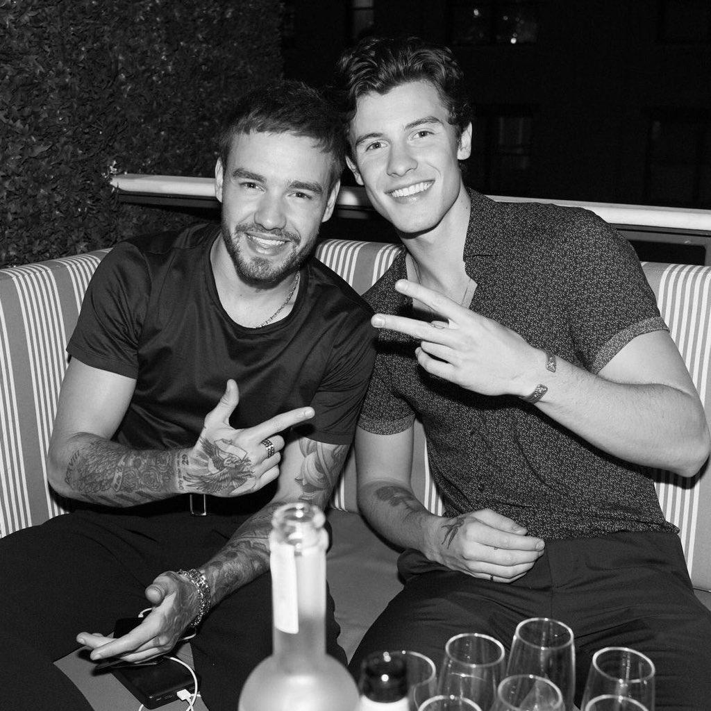 ShawnUpdatesSA's tweet photo. Descansa en paz Liam Payne 🕊️🖤

Devastadora noticia mundial, sabemos lo mucho que significó Liam en la infancia de muchas, gracias por tantas alegrías, canciones y shows inolvidables para todos, Liam.

Mucha fuerza a sus familiares, amistades y allegados. Siempre será recordado. https://t.co/YwPqOfabGm