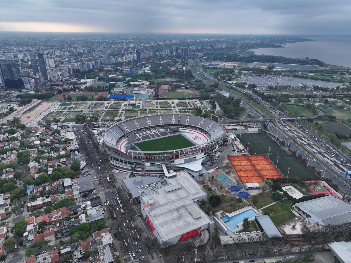 La mayor inversión en infraestructura de la historia de <a href="/RiverPlate/">River Plate</a> 🏟️🏗️

Después de más de cuatro décadas sin reformas sustanciales, más que sumar capas de pintura, sobre nuestro estadio pesaba una demanda evidente: la generada por la propia historia de River, sinónimo de