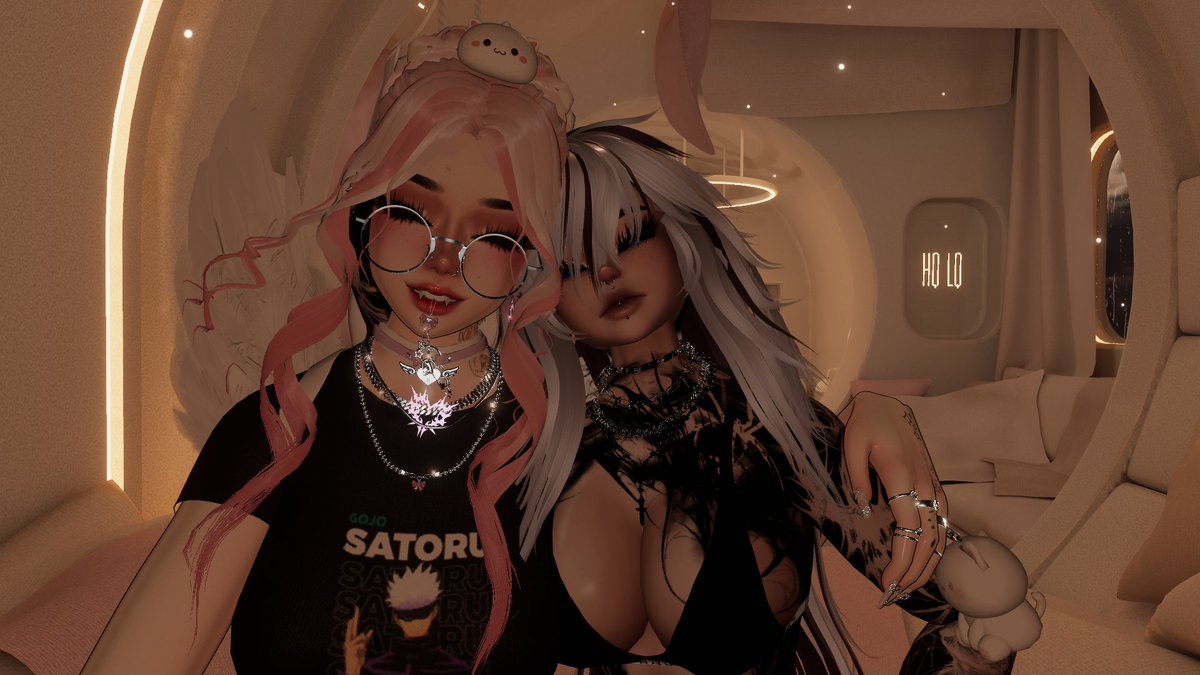flower_geo's tweet photo. “Distance is a mere illusion in the world of virtual friendships, where hearts transcend the boundaries of screens.” ❤️ @EldersTavern @VRChat ❤️ https://t.co/DbGFGXhfwF