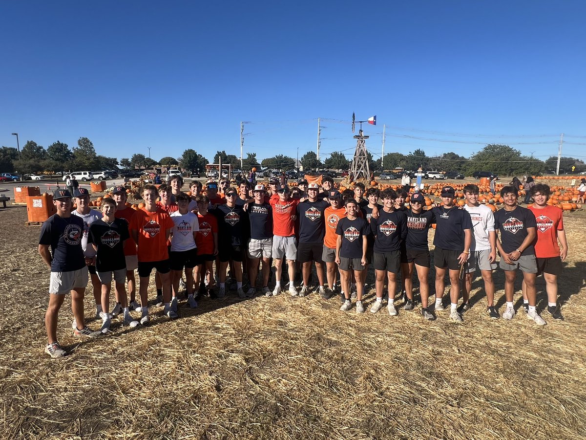 WakelandBaseba1's tweet photo. A lot of pumpkins moved today! Happy to help! @GraceAveUMC @WakelandHS @WakeSoccer @WakelandHoops https://t.co/mtotCIa9f6