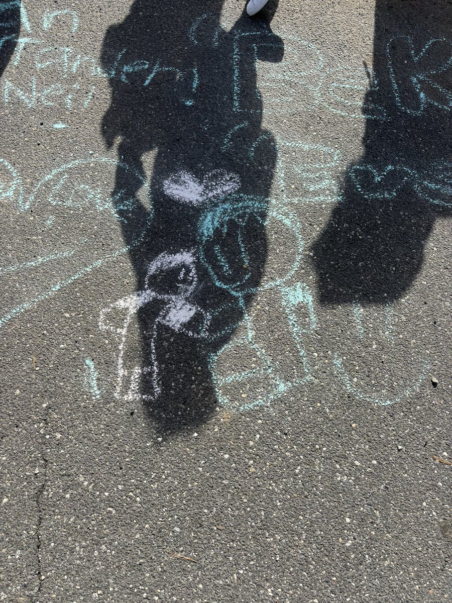msullivangcprd's tweet photo. Celebrating Unity Day by Chalking the Walk with buddy classes! @NHPRoadSchool @NHPGCP #proud2bnhpgcp https://t.co/tNWVXYXwu1