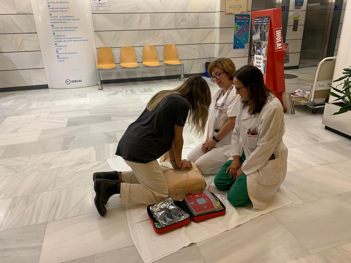 Servicio de Urgencias CHUAC tweet media