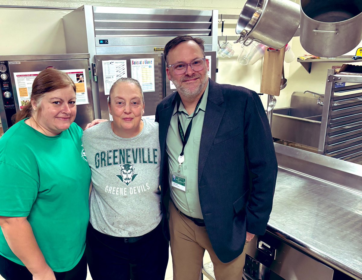 Highland had visitors on campus today - Chairperson of the <a href="/GreenevilleCity/">GCS</a> School Board and Assistant Director of Operations.  Grateful for their student focused leadership and support. 💚