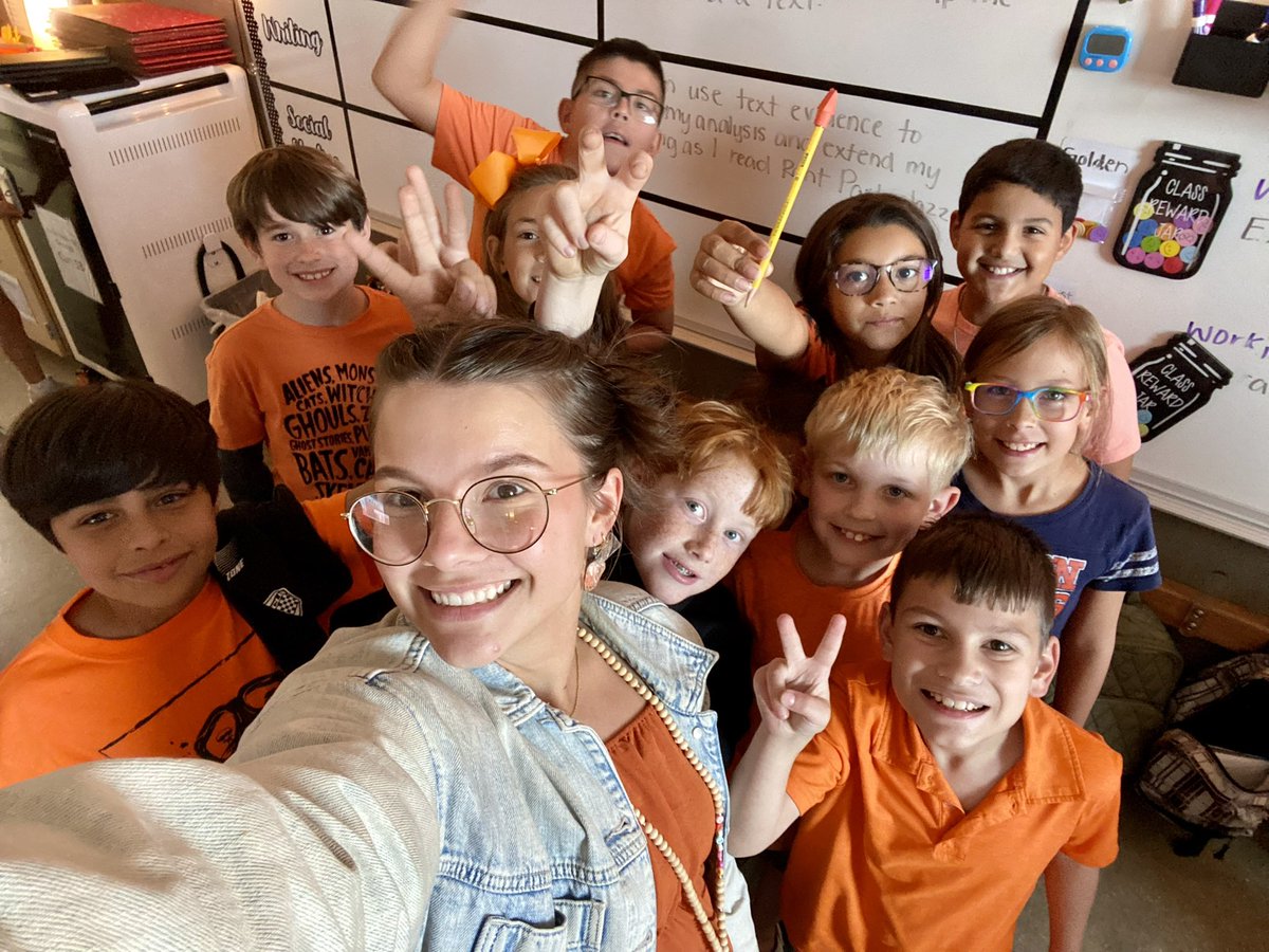 FariasSpitzer's tweet photo. Today, we wear ORANGE in honor of Unity Day! 🧡 

Unity Day is a powerful reminder that together we can create a world filled with kindness, acceptance, and respect. Together, we can build a brighter, more inclusive future for everyone! #theFSESway #todayincomal https://t.co/OqBIGnCU5E