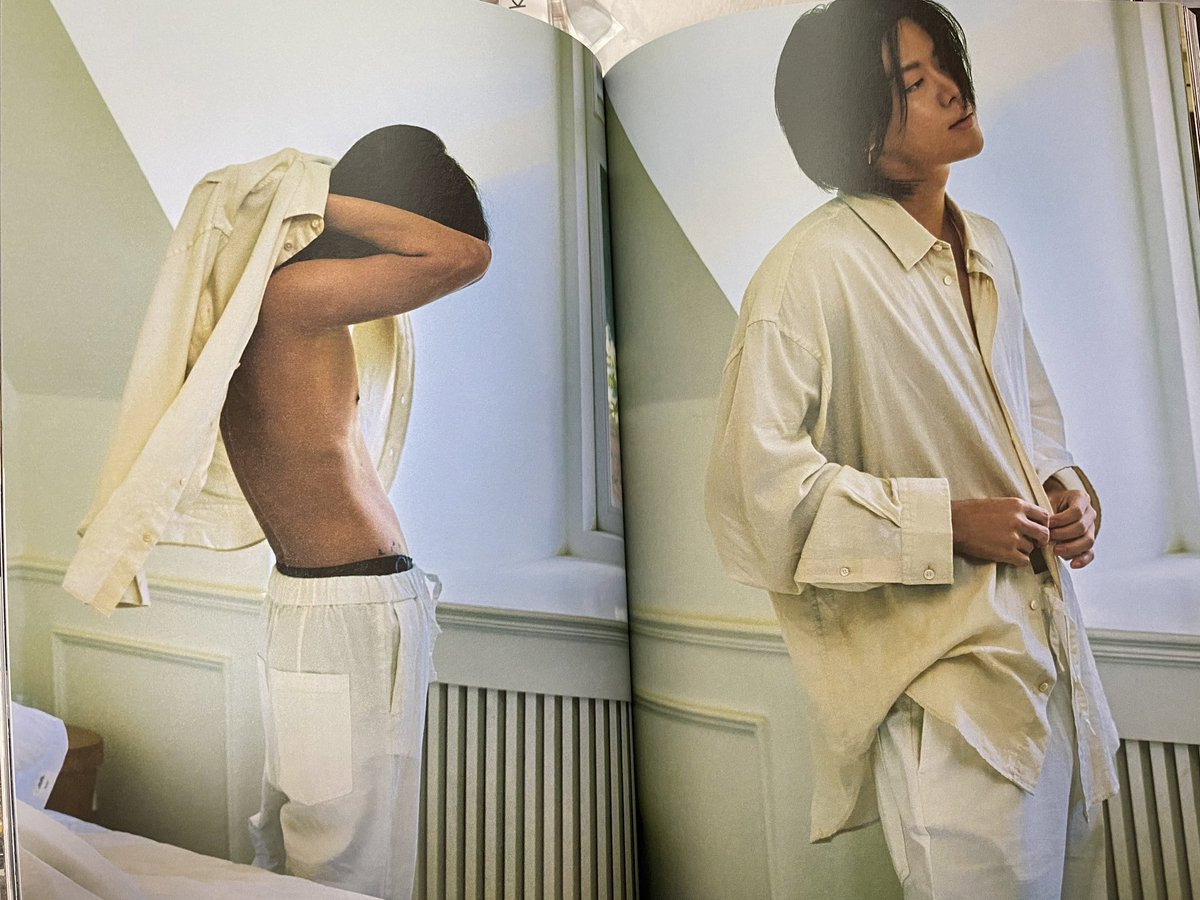 dearnakaily's tweet photo. aku yakin photobook yuta ini kerjasama sama pemerintah jepang. ini pasti propaganda untuk naikin marriage and birth rate di jepang. INI PASTI PROPAGANDA PEMERINTAH JEPANG https://t.co/SD82WQ5Csz