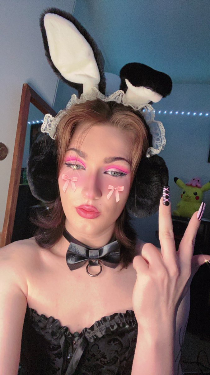 basic_twink's tweet photo. Guess who’s back 💕 https://t.co/b0lFrxPvjD