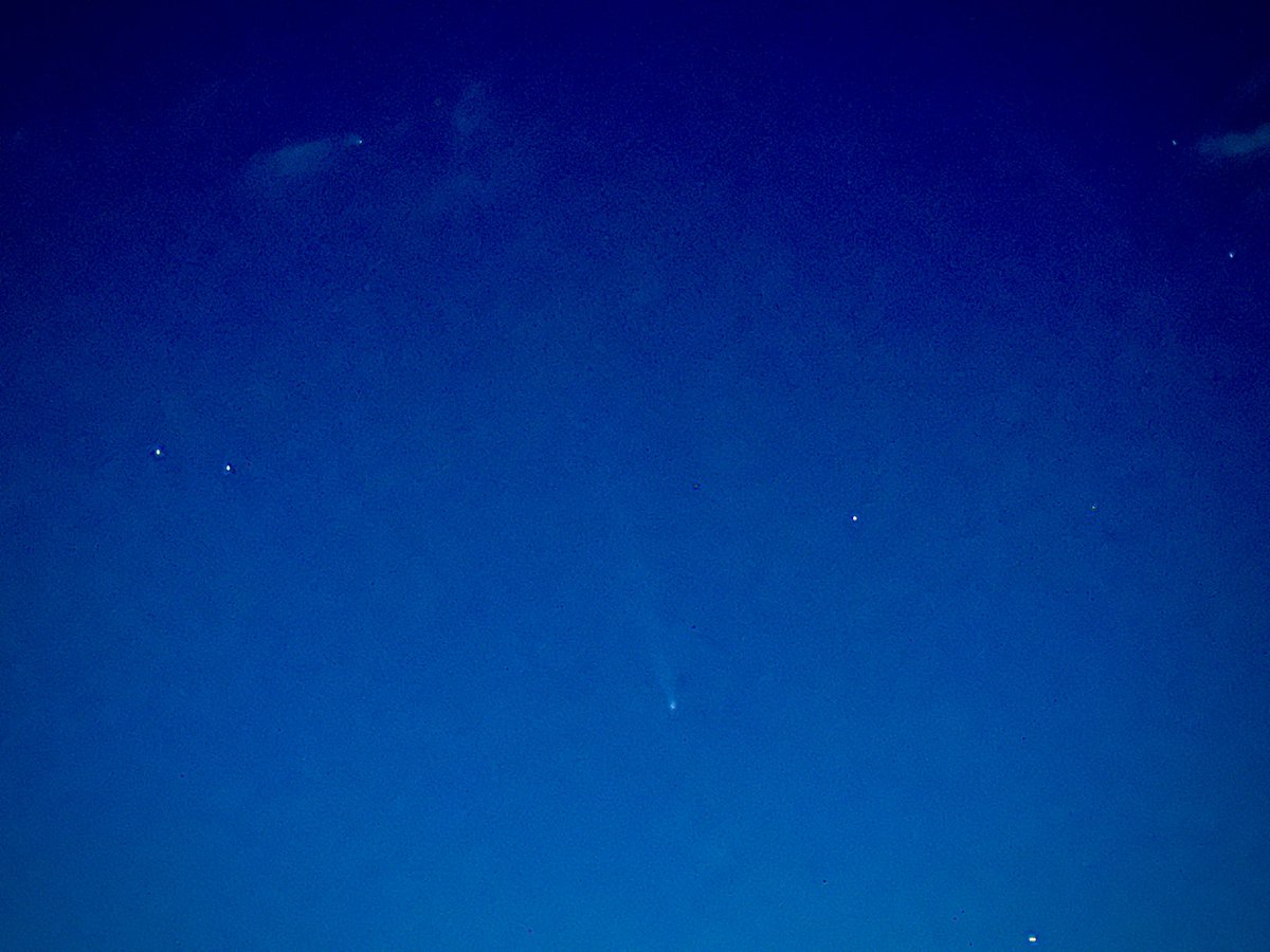 DrGregQuarles's tweet photo. Tsuchinshan-ATLAS over #Tucson tonight. Not great, but still visible in the sky right after sunset (with an iPhone). #EnabledbyOptics https://t.co/42l95E09kY