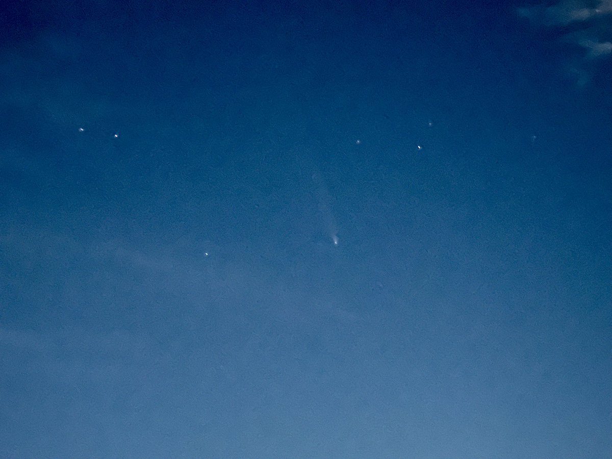 DrGregQuarles's tweet photo. Tsuchinshan-ATLAS over #Tucson tonight. Not great, but still visible in the sky right after sunset (with an iPhone). #EnabledbyOptics https://t.co/42l95E09kY