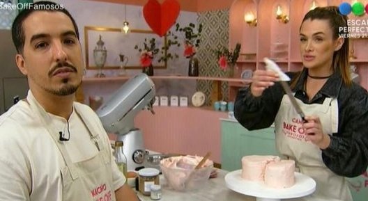 GHconAna's tweet photo. CAMI HOMS ELIMINADA POR NACHITO ?!?! #BakeOffFamosos https://t.co/29FTPbpIhb
