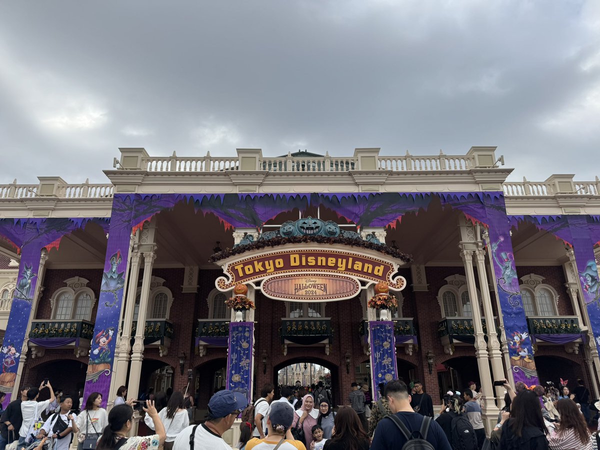 KINGOFCHARMANDERS tweet media