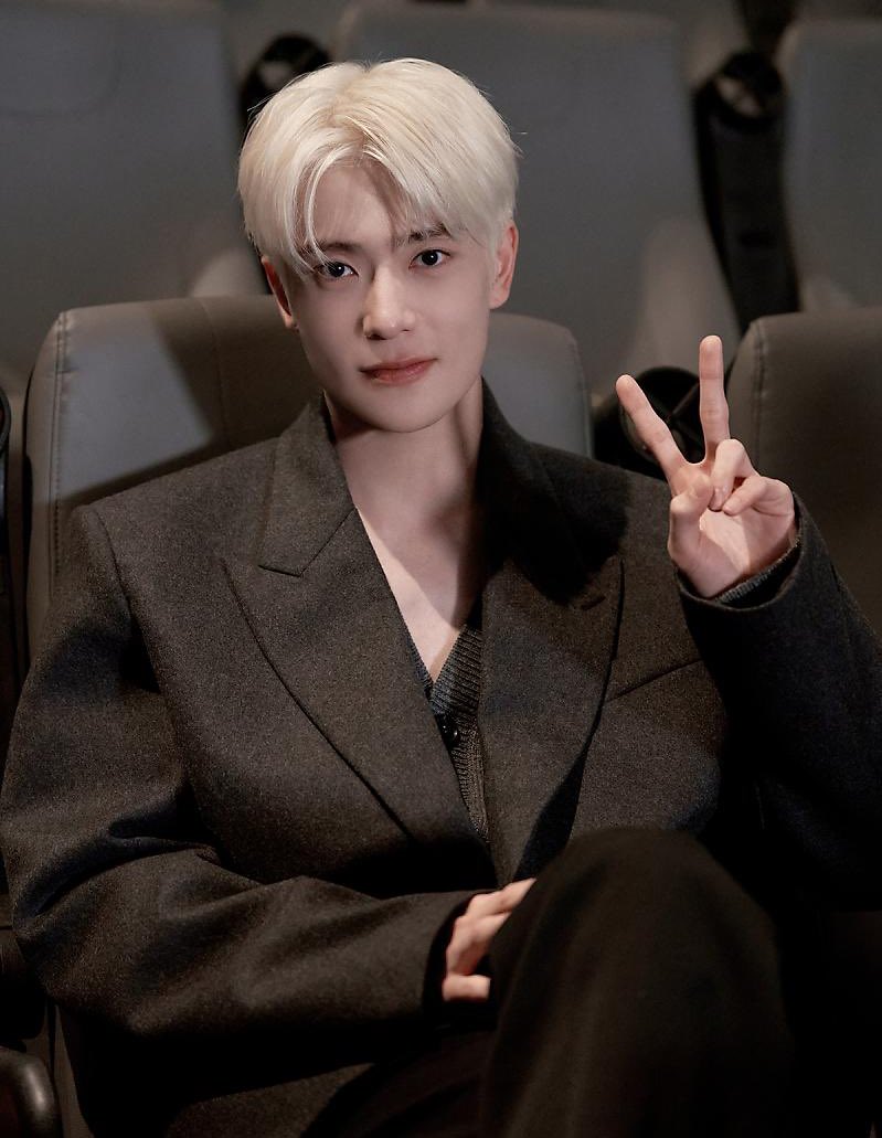 yunotized's tweet photo. actor jeong jaehyun 🖤 https://t.co/eMO7GYEEB2