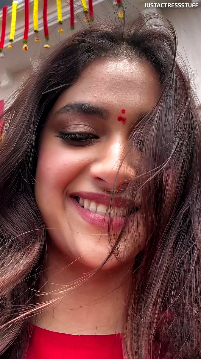 Pablo_esc0bar17's tweet photo. #HBDKeerthySuresh
A Mega Birthday Thread 🧵 of #KeerthySuresh
1/10