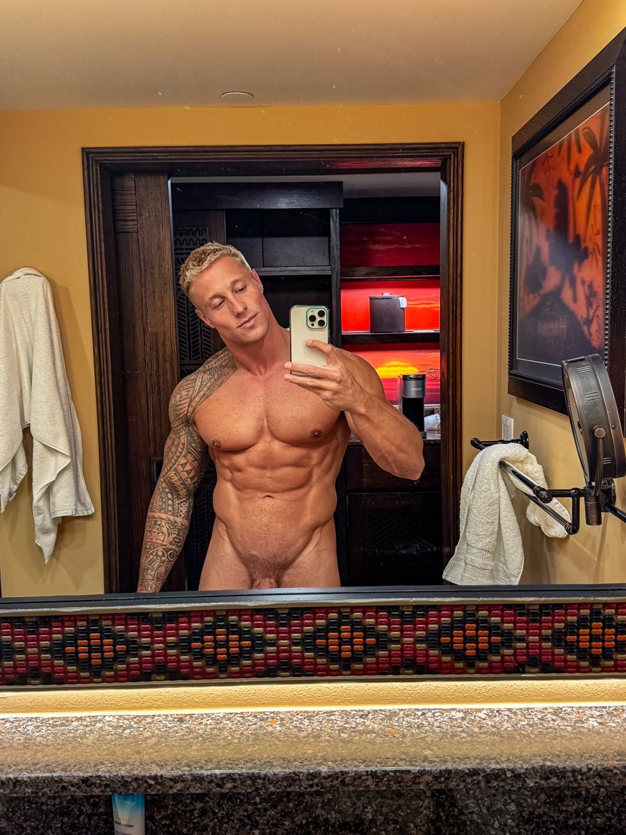 I need a little company tonight 😏 