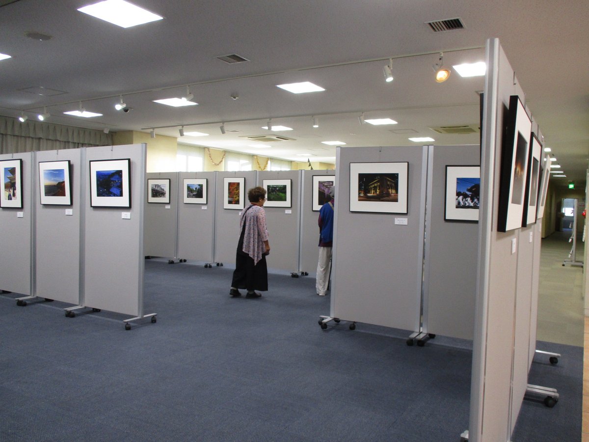 daitoacross's tweet photo. 本日、10月17日（木）～２３日（水）まで「だいとう写楽」様がアクロス３階ギャラリーにて『写真展示会』を開催されています。ご家族やご友人と一緒に写真の魅力に触れにいらっしゃいませんか☆ https://t.co/7Cpvj4Nri6