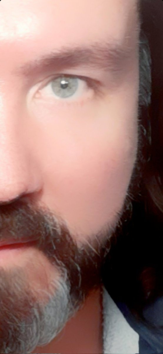 CyborgLabyrinth's tweet image. Busca a los  que pueden hacerte mejor y recibe a quienes puedas tú mejorar.