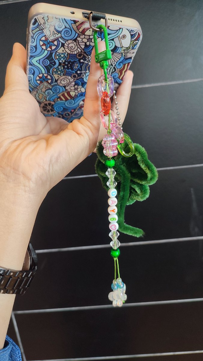 Aslii.. ini freebiesnya bagus bangeett.. bersyukur masih kedapetan freebies meskipun gak banyak.. karena kemarin agak horor yg nyerbu freebies..