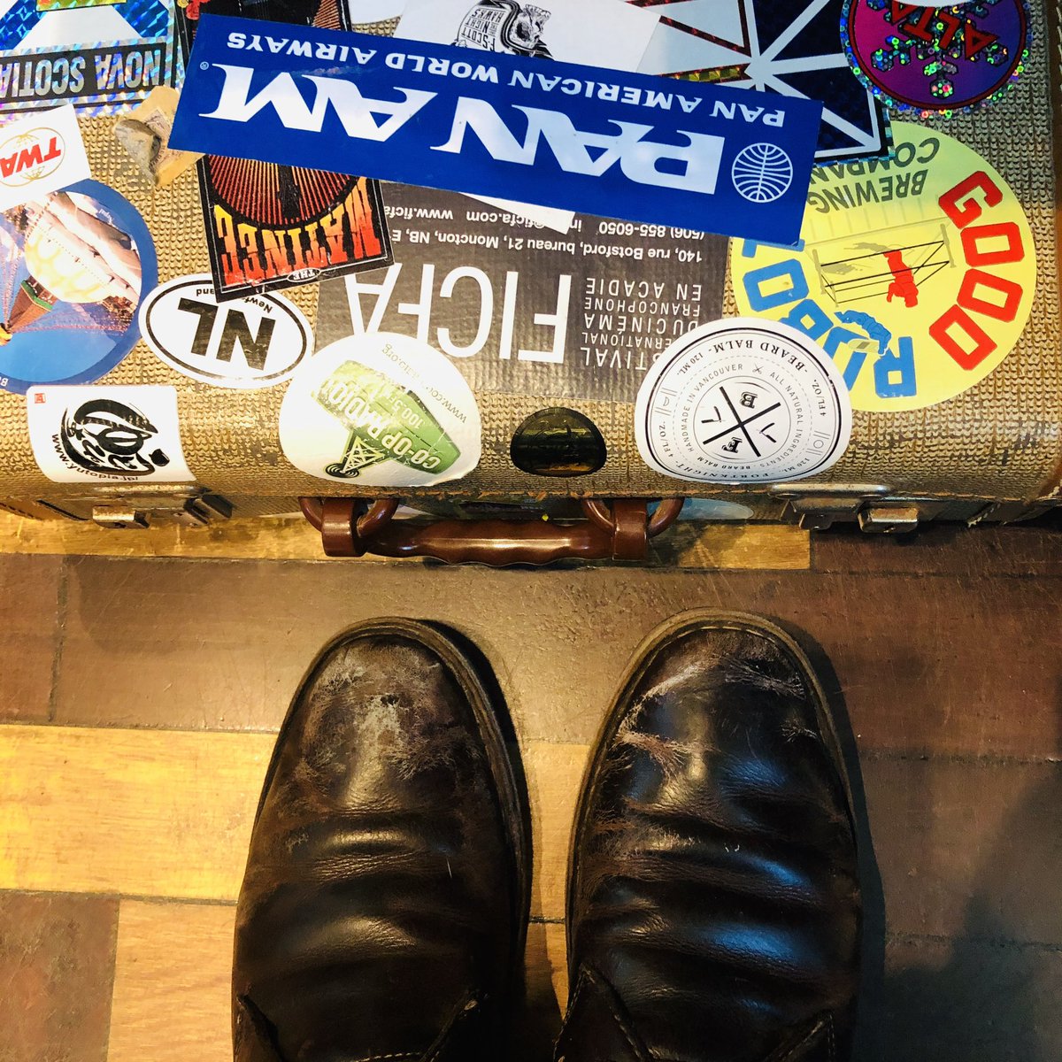 Maybe I'm "old-fashioned" but really wonder why brands bother having *social media* accounts when they don't engage whatsoever

Isn't the point to spark conversations, solicit questions, foster community, gain advocates?

But nada, even from many social-media-centric companies