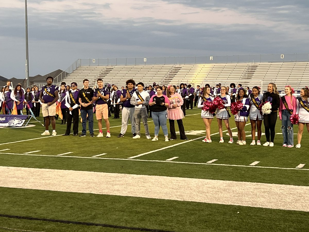 JanaRueter's tweet photo. EHS HoCo Community Pep Rally was a great success! Thanks to the Elgin Chamber of Commerce and our families for your support! Come out for a great game Friday night! 💜
@ElginTxISD  @ELGINISD_EHS #SomethingToCheerAbout https://t.co/Edyx48b7D8