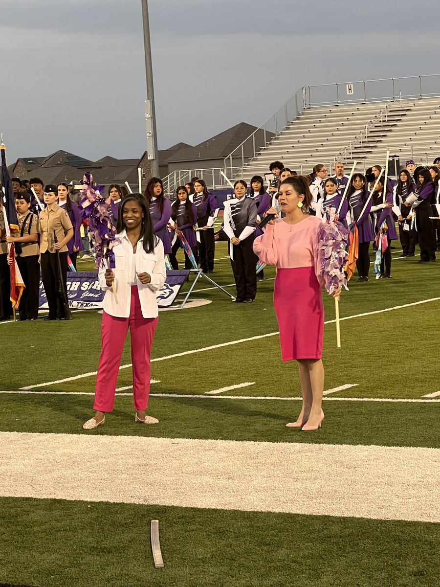 JanaRueter's tweet photo. EHS HoCo Community Pep Rally was a great success! Thanks to the Elgin Chamber of Commerce and our families for your support! Come out for a great game Friday night! 💜
@ElginTxISD  @ELGINISD_EHS #SomethingToCheerAbout https://t.co/Edyx48b7D8