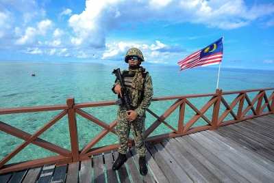 GengKNegara's tweet photo. #ESSCOM berharap agar #Belanjawan2025 memberi perhatian lebih tumpuan kepada usaha memperkukuhkan keselamatan di Zon Selamat Timur Sabah (ESSZone) termasuk pembelian aset baru dan pembinaan pos keselamatan di lokasi strategik bertujuan untuk memperkuat pertahanan di #ESSZone https://t.co/Zm66iDJ2gh