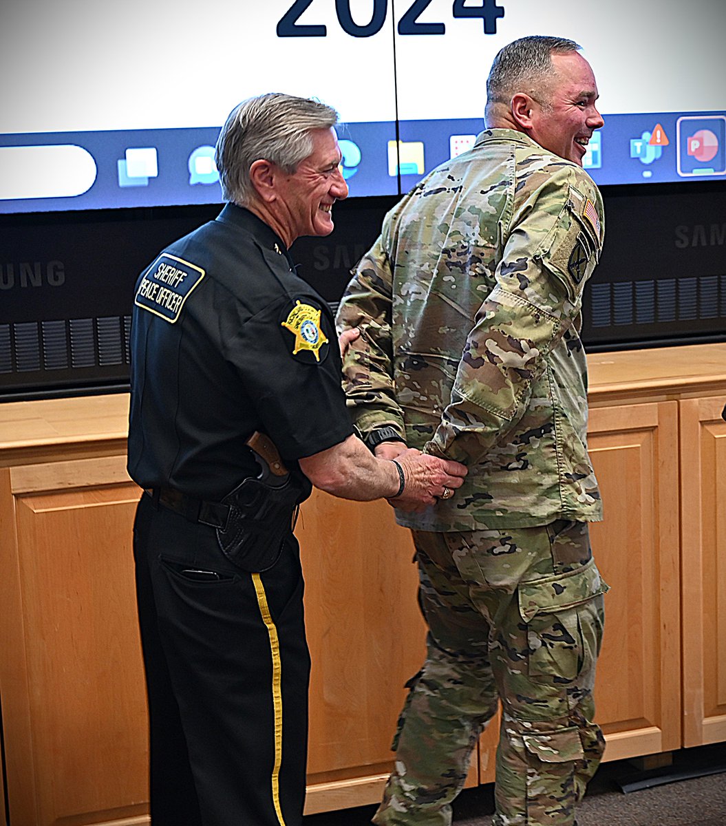 RCSD's tweet image. On Wednesday, in a surprising move, Sheriff Lott attended the award ceremony for 1SG Danny Brown (RCSD CPT Danny Brown) of the Army Reserves, who received the Army Achievement Medal.
#TeamRCSD #Army #firstsergeant #armyveteran #veteran #uniform #goes #viral #tiktok