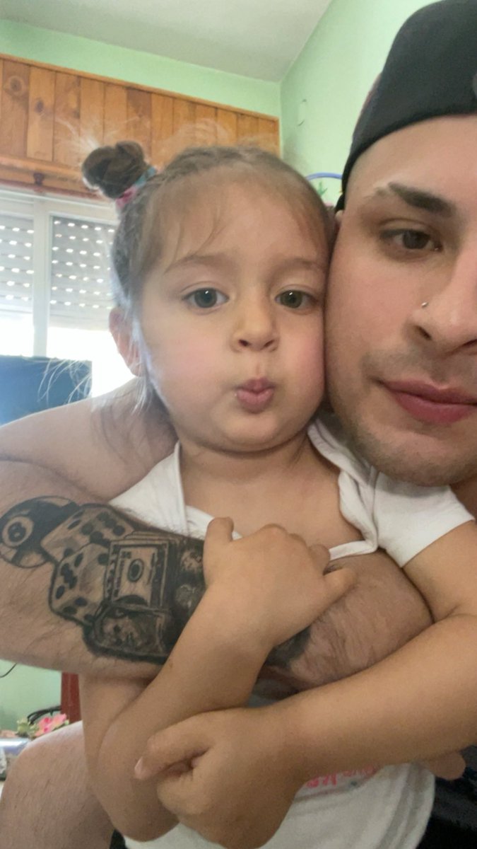 AlexisBorello's tweet photo. Yo quisiera que vos veas lo que vos sos para mí 
Mi único tesoro acá sos vos mamita
Yo le arranco la vida si algún gil te grita 
Siempre vas a ser la bebé de papá 😍 https://t.co/DFwQeqWY4Y