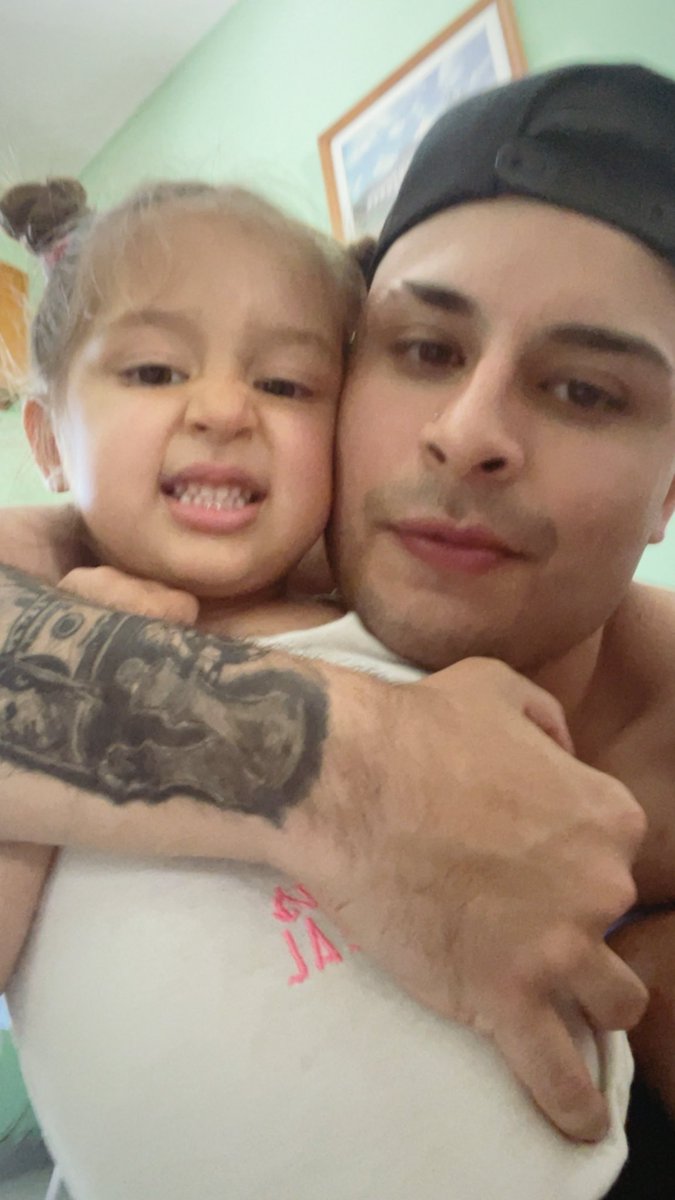AlexisBorello's tweet photo. Yo quisiera que vos veas lo que vos sos para mí 
Mi único tesoro acá sos vos mamita
Yo le arranco la vida si algún gil te grita 
Siempre vas a ser la bebé de papá 😍 https://t.co/DFwQeqWY4Y