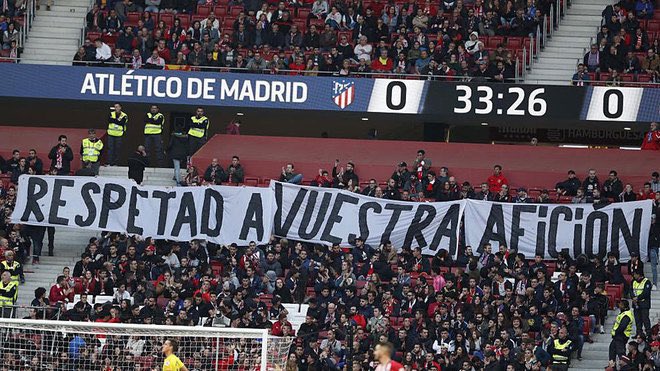 Jamás en mi vida he ido en contra del Atlético de Madrid. Nunca.

Pero creo que decidir VOLUNTARIAMENTE el dejar sin viajar a SUS SOCIOS de manera arbitraria teniendo los viajes enteros pagados, es de sobrepasar muchos límites. Mañana será otra... 
ESTADIO VACIO EL DOMINGO.