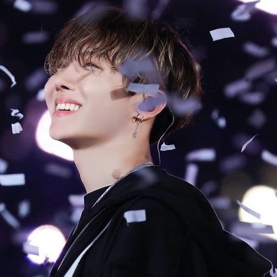 miinvse's tweet image. — NO PASEN SIN COMENTAR Y DIFUNDIR ‼️

HOPE RIGHT HERE
HOPE ON THE STREET
JUNG HOSEOK IS BACK 
J-HOPE IS COMING 
WE LOVE YOU J-HOPE 
WELCOME BACK J-HOPE 
WE ARE SO PROUD OF J-HOPE #OurPieceOfPeacelsHere 
#To_Be_continued_218