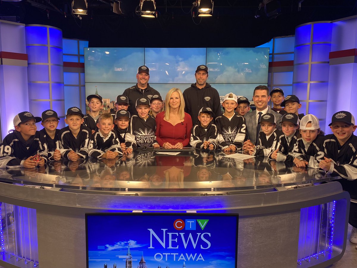 TSN1200's tweet photo. Congratulations to our @MyersAutoGroup Team of the Week - the Ottawa Valley Silver Seven U9 Black! 🏒🥅
We loved your hard work and dedication on raising money for the RBC Race for the Kids run! 👏

—
Enter online at https://t.co/foeIRBitvy to submit your team! https://t.co/jgEg01jaTk
