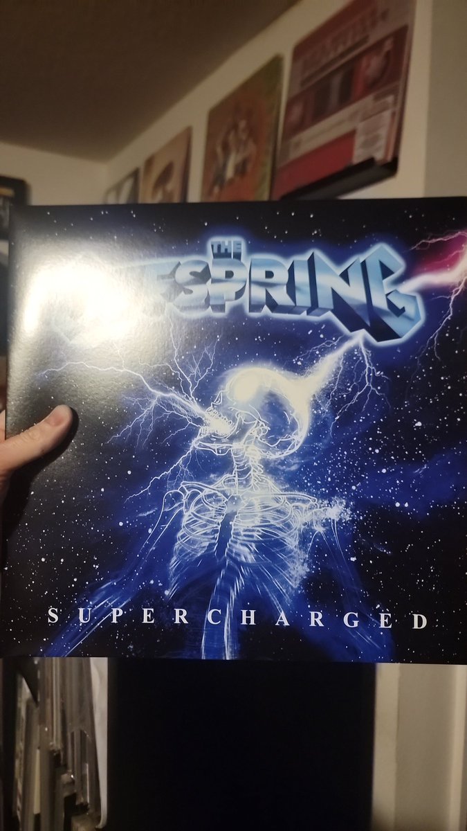 RogerRussellJr's tweet image. The new @offspring album "Supercharged" is amazing. Fucking loved from start to finish. Not a skip on the playlist. It's a pop punk banger.