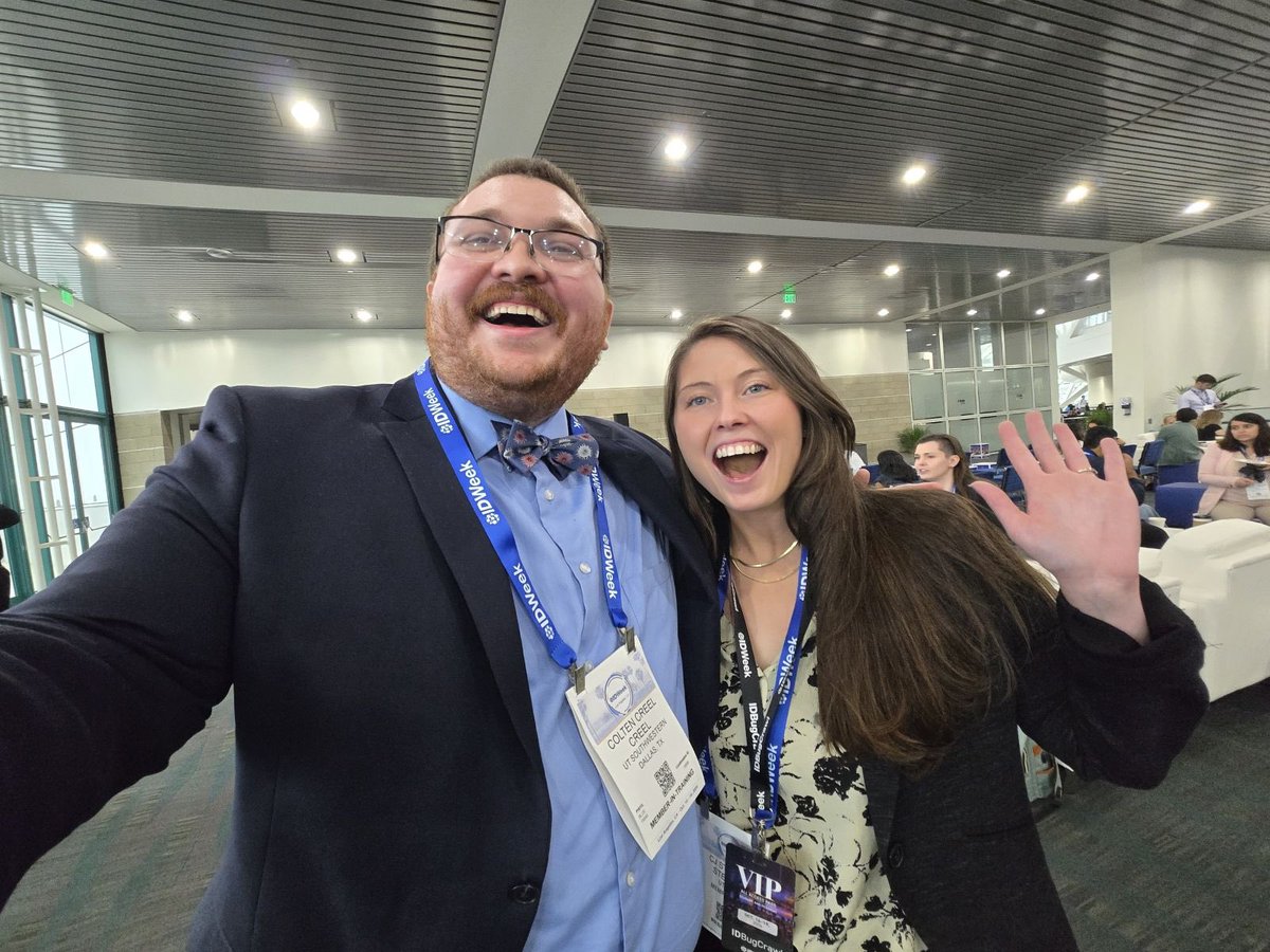 CjStegall's tweet photo. Eeeepppp! So exciting! Ran into an old friend😁🦠🧫
#IDWeek2024 
#InfectiousDiseases 
#IDbugcrawl https://t.co/Sn6vGe2i5B