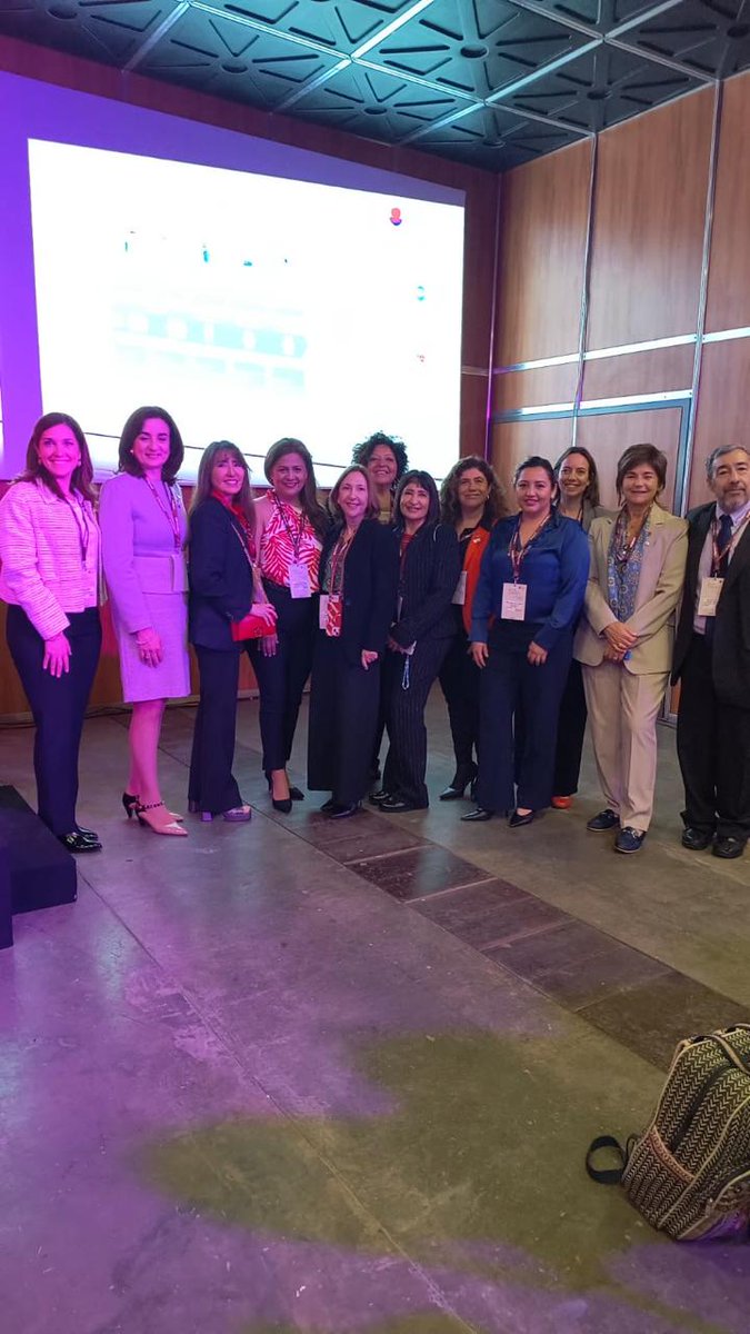 CorazonyMujer's tweet photo. Excelente mesa de Cardiopatía isquémica en la mujer, ¿debo pensar distinto? 👏
Con la Coordinación de la Dra Rubilar y la Dra Varela (🇨🇱)
Grandes charlas, para seguir aprendiendo sobre salud cardiovascular en la mujer💪
#CongresoSAC https://t.co/RU0hH8R5mi
