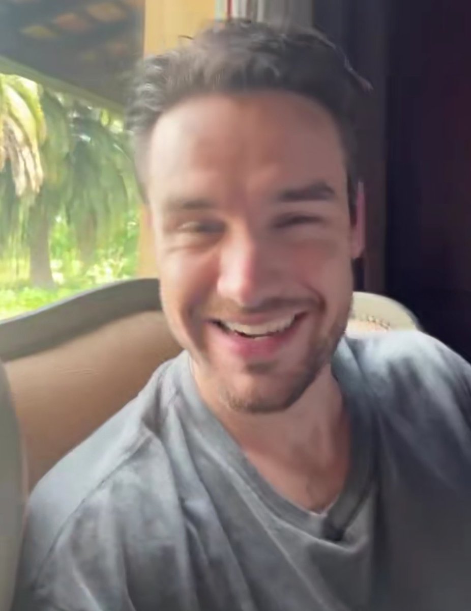 comfortforliam's tweet photo. I love you @LiamPayne, you are my infinity! 🧡 https://t.co/7TcznVzwkY