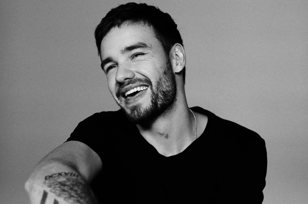 Que perda gigantesca. Assim como o Jungwoo, nossas adms também são directioners, e ler uma notícia como essa dói muito. 

Desejamos muta força e nossos sentimentos aos familiares, amigos e fãs! 

Descanse em paz, Liam Payne 🖤