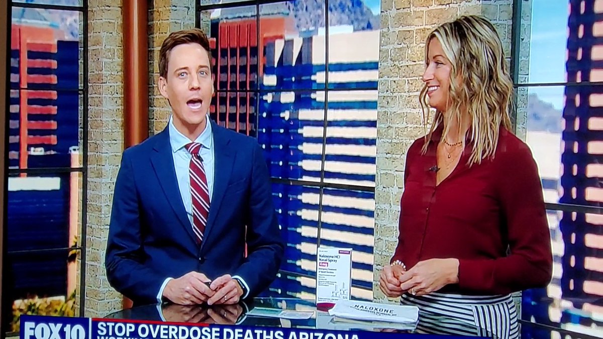 Maricopahealth's tweet photo. After years of continuously rising opioid overdoses, the CDC reported that overdose deaths decreased 3% in 2023. Our partners SODAz &amp; @azpharmacy joined @FOX10Phoenix this week to share the importance of #naloxone &amp; how everyone can help save a life.

#WorkingTogetherWednesday https://t.co/oqyTc9YEQA