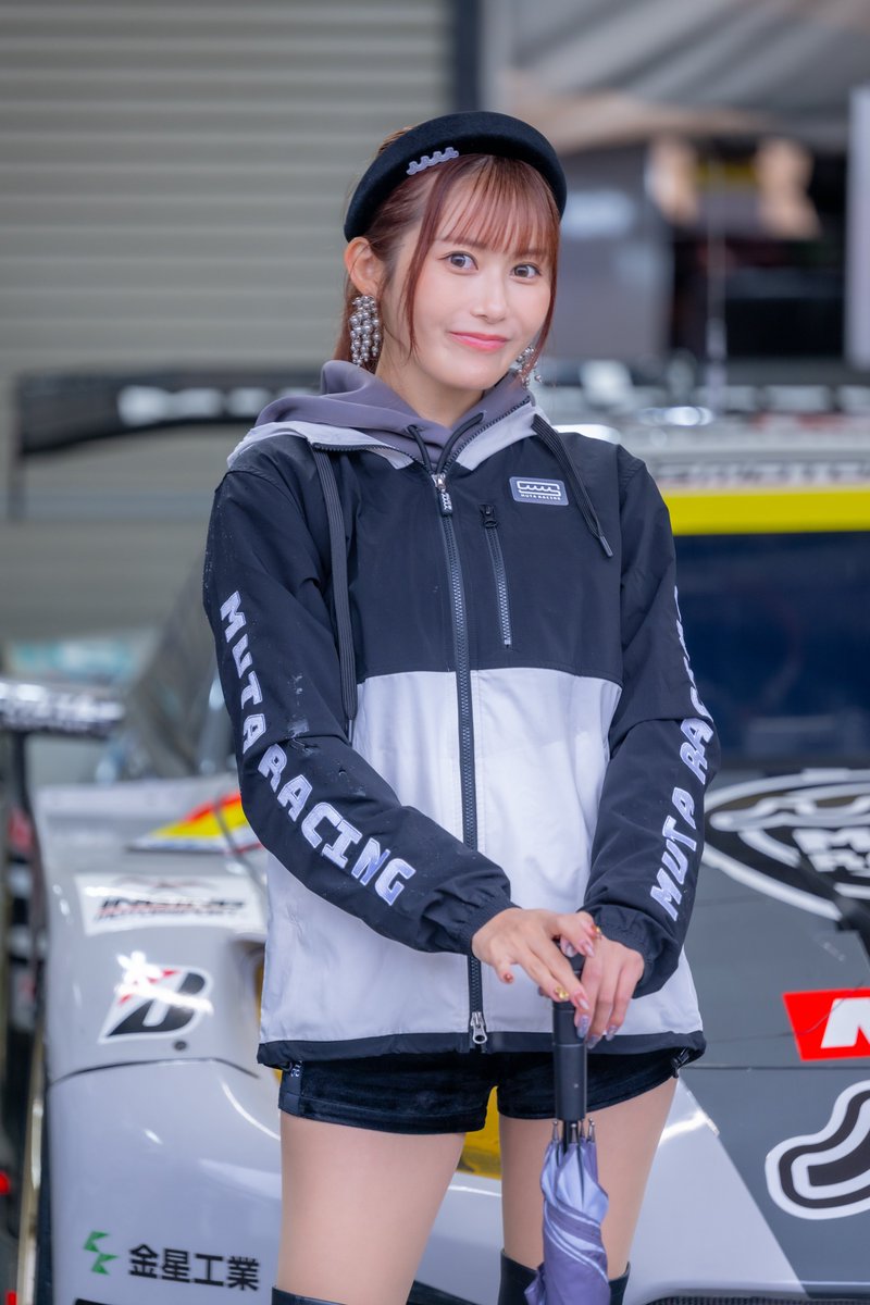 HirotakeKuga's tweet photo. #SUPERGT Rd.6 2024.09.21
ピットウォーク(2回目)
#後藤佑紀 さん (@kino_chan0219)②
撮影ありがとうございました🙇🏻♂️
#スーパーGT #supergt2024
#mutaRacingINGING
#muta
#mutaracingfairies
#RA #レースアンバサダー
#RQ #レースクイーン https://t.co/liGSTQbmT0