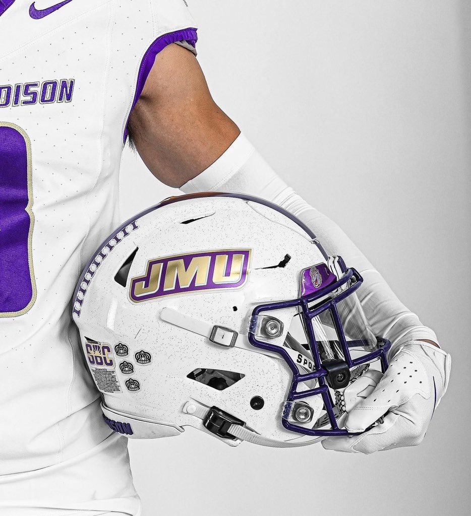 UNISWAG's tweet photo. Icy whites for @JMUFootball 

#uniswag https://t.co/DUQGGnMxxu