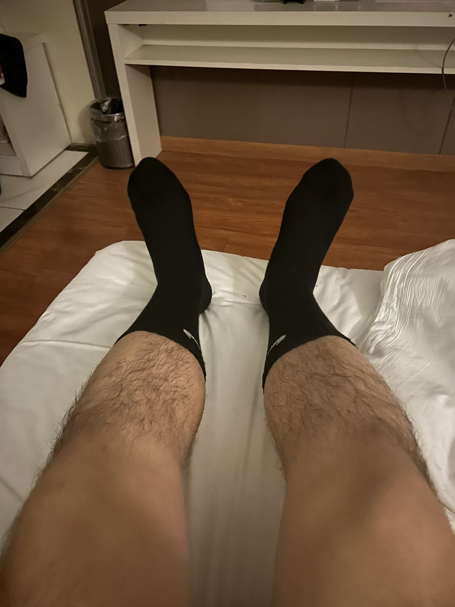 骚逼，tmd用你的狗嘴给老子吸，好闻么骚逼，臭不臭，喜欢吗我操真贱