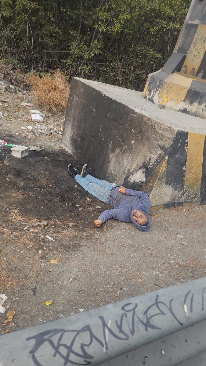 fobiaenX's tweet photo. #Guayaquil 

ASÍ FUE COMO ASESINARON 

De esta cruel manera fue como acabaron con la vida del dueño de la lubricador ubicada en pascuales https://t.co/a85adNkg9t