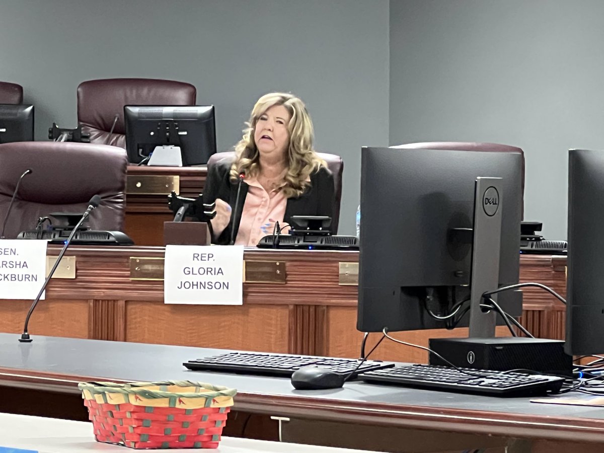 pastor4justice's tweet photo. Marsha Blackburn is a coward for not showing up to debate Gloria Johnson. Gloria came from Knoxville to Franklin. Marsha lives in Franklin. There is no excuse. https://t.co/6rr6q9DDj5