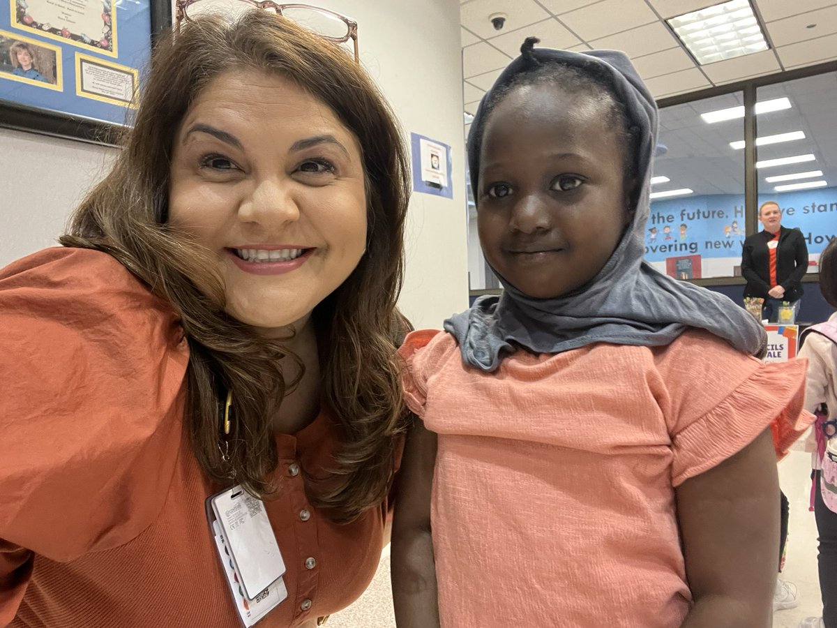 MatturroMEd's tweet photo. Today we colored it orange for #Unity and our character trait of the month: Responsibility!!! #Kindness #NoBullyZone #RespectOneAnother https://t.co/gqpr96bc0m