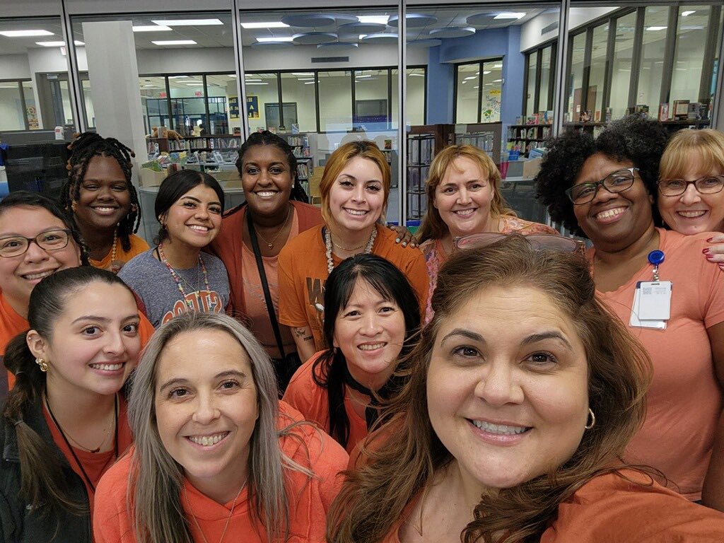 MatturroMEd's tweet photo. Today we colored it orange for #Unity and our character trait of the month: Responsibility!!! #Kindness #NoBullyZone #RespectOneAnother https://t.co/gqpr96bc0m