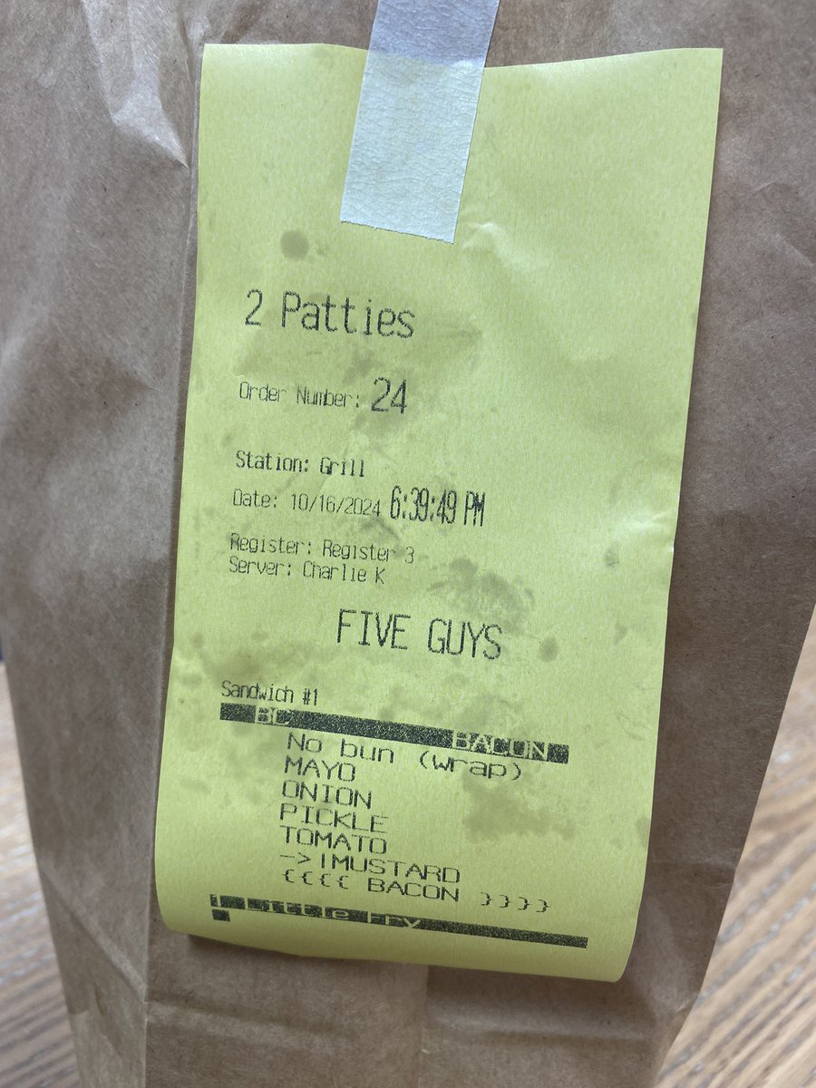 Bama26Point2's tweet image. Biz travel is so luxurious..  don’t want to brag about my nutrition but it is what it is #BellyFull