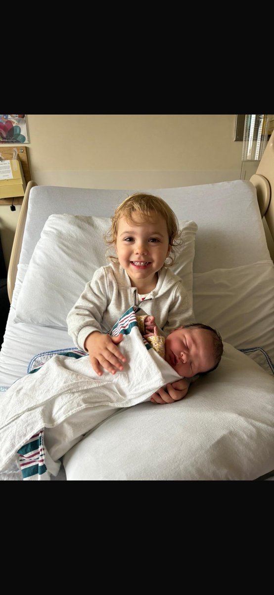 🎉 We’d like to congratulate our Assistant Coach Jonny Caul, wife Sarah and  daughter Tessa on their newest addition-Baby Hallie! 🎉 Hallie’s the newest little Growler fan! #welcomeaboard