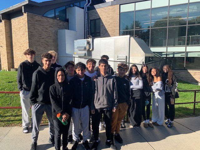 Kstcoeur's tweet photo. So proud of our AHS students today. They were out there in the community giving back. Besides all APS schools they were at the community center, ReStore, the YMCA outdoor center and Framingham, Unity Farm and more! You made an impact. #ClockerPride https://t.co/dgZxR2vP2P