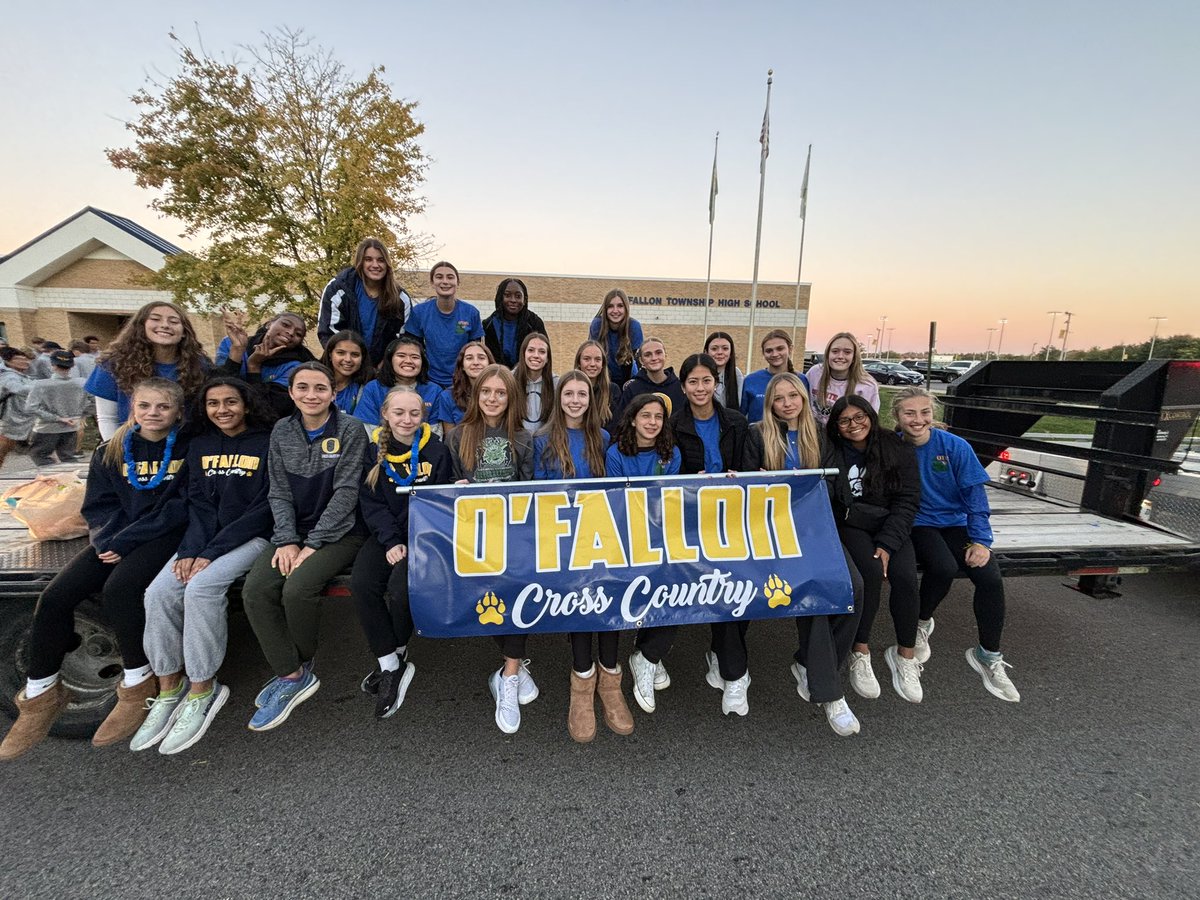 oths_girls_xctf's tweet image. Great night for homecoming parade!