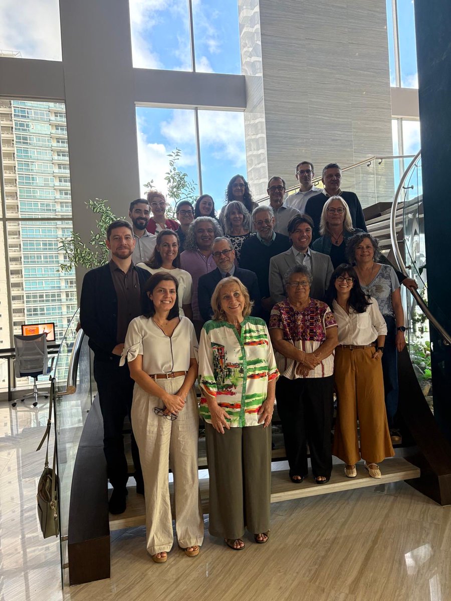 Estamos trabajando en Panamá con OPS , Banco Mundial , Banco Interamericano y Revista Lancet para generar políticas planes y programas que permitan abordar las emergencias y desastres tras la experiencia de la Pandemia por COVID