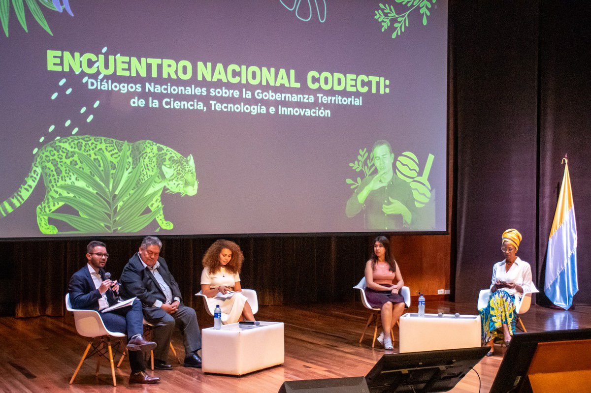 MincienciasCo's tweet photo. En el desarrollo del #EncuentroCODECTI la ministra @YeseniaOlayaR participó en el foro 'Gobernanza para el cambio: hacia una CTeI más inclusiva' para dialogar sobre la construcción colectiva de políticas públicas que respondan a los desafíos territoriales. https://t.co/ilOdoxQVI3